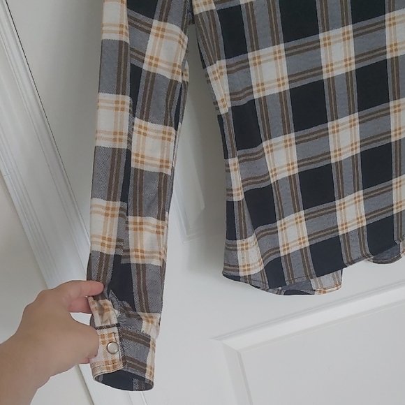 Plaid Button-Up Shirt - Picture 4 of 5